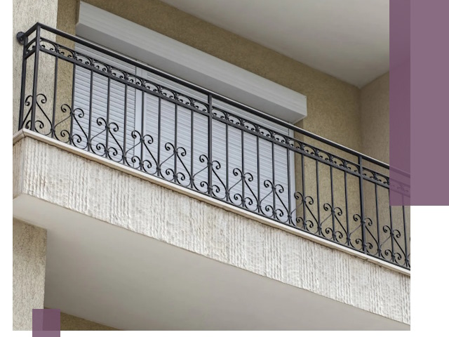 Балконные ограждения из металла и стекла в Черемхове для домов